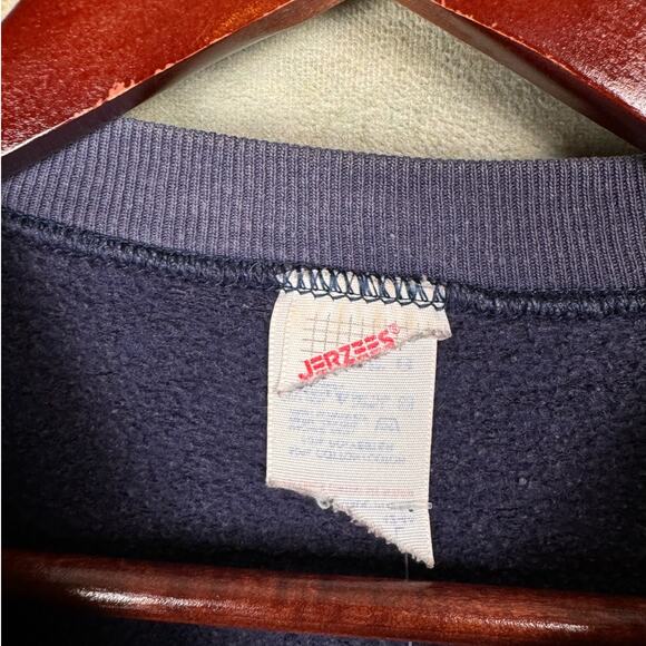 VTG 80s Native American Woman Graphic Sweatshirt Sz M Cherokee Navy Blue Faded - Picture 9 of 9